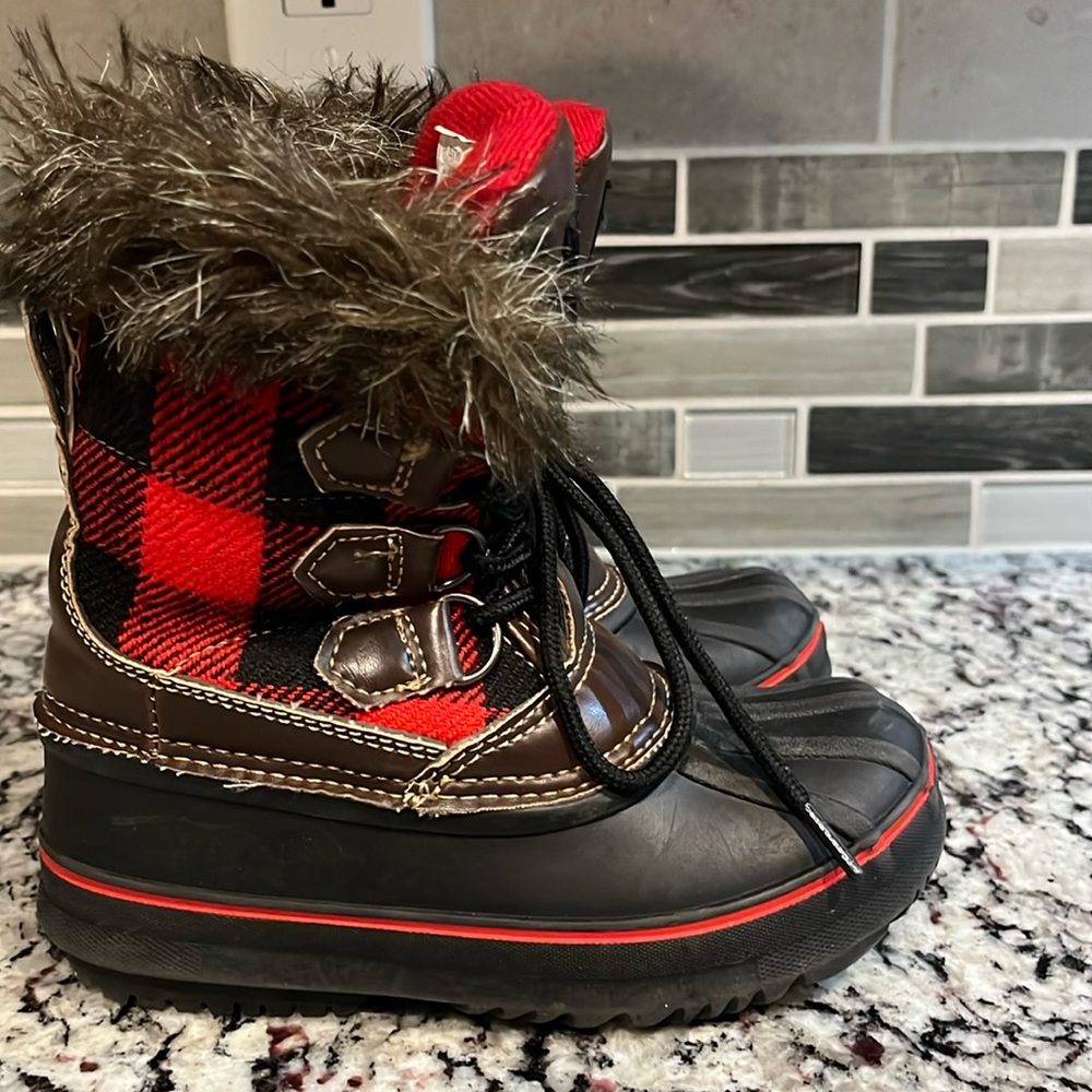 Tamarack Thinsulate Insulation 200 Gram youth 11 red plaid faux fur snow boots